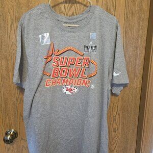 NWT Nike Kansas City Chiefs Super Bowl LVIII Champions Locker Room T-shirt XL